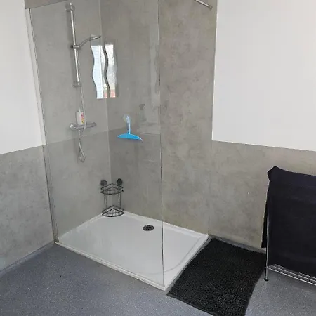 Centre *